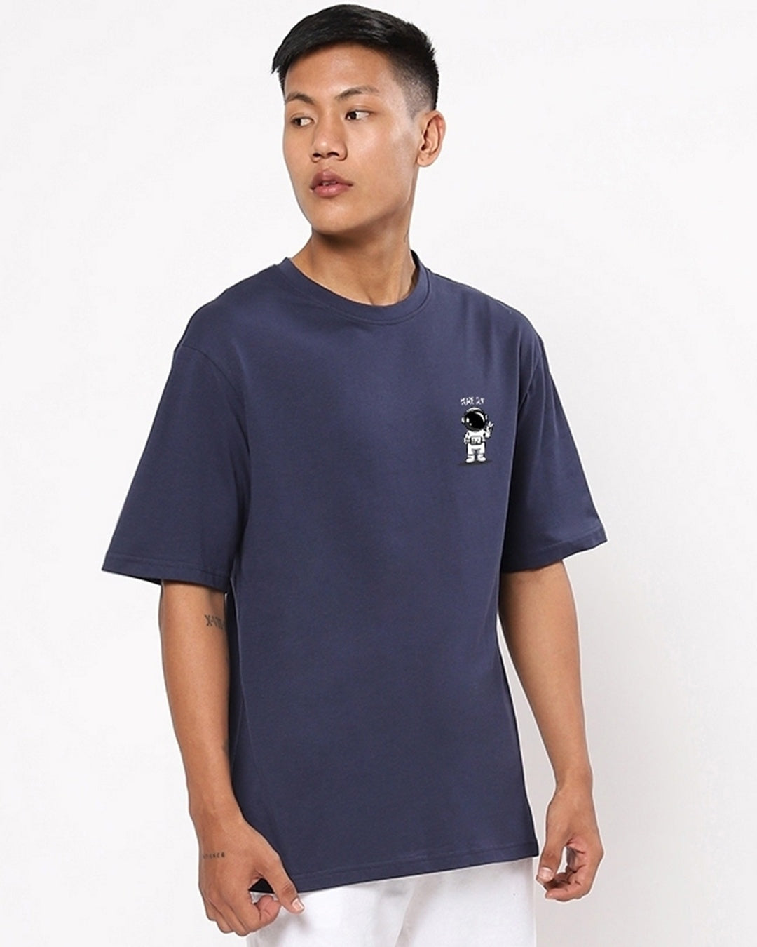 Men's Blue Peace Out Astronaut Graphic Printed Oversized T-shirt